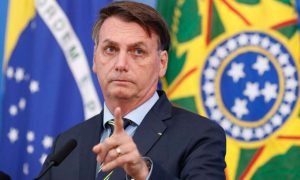 Após derrotas de seus candidatos, Bolsonaro projeta vitória em 2022 com um 'sistema eleitoral aperfeiçoado'; por Renato Machado/Folha de São Paulo