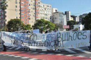 Estudantes protestam contra possível nomeação de 3º colocado para reitor da UFRGS; Sul 21