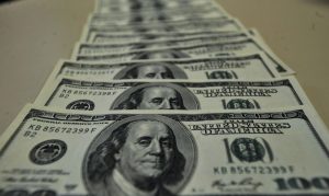 Dólar aproxima-se de R$ 5,40 e fecha no maior valor desde novembro