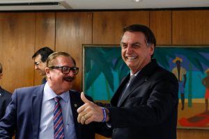 Bolsonaro incrementa verba para ruralistas e reduz quase a zero a reforma agrária; Folha de São Paulo