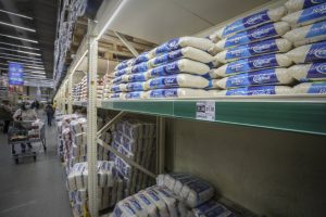 ‘Se a saca de arroz se mantiver em R$ 100, o preço repassado ao consumidor será de R$ 30’; O Estado de São Paulo