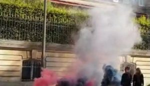 Embaixada do Brasil em Paris é alvo de novos protestos no Dia da Independência; RFI