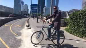 Franceses assumem paixão pela bicicleta na pandemia e governo destina € 200 mi para ciclismo urbano; RFI