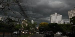 Frente quente traz temporais ao RS a partir de quarta; Correio do Povo