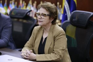 Ministra da Agricultura admite que o arroz está caro, mas descarta intervenção no preço; da Rádio Bandeirantes