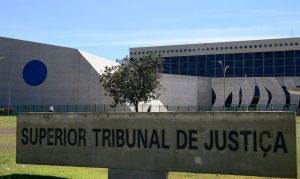 Justiça : STJ nega retorno de dois brasileiros ao país sem teste de covid-19. Viajantes alegam não ter laboratórios disponíveis para testagem