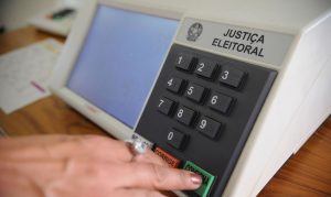 Só Brasil, Bangladesh e Butão usam urna eletrônica sem comprovante do voto impresso; da Folha de São Paulo