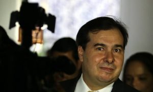 Rodrigo Maia: ‘Demora da vacina é maior erro político de Bolsonaro’; Isto É