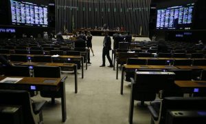 Maioria dos deputados pré-candidatos a prefeito votou por perdão de dívidas das igrejas; O Globo