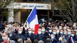 França: homenagem nacional a professor decapitado está marcada para quarta-feira (21); RFI