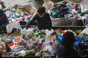 Reciclagem de lixo ainda é desafio para Porto Alegre; Jornal do Comércio