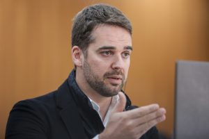 Eduardo Leite diz que eleição de Biden 'é vitória da ponderação sobre o extremismo'; Jornal do Comércio