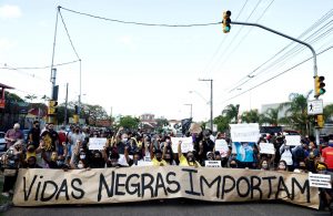 Espancamento até a morte de cliente negro em um mercado põe sob lupa o racismo no Brasil; El País