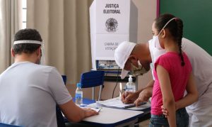 TSE registra 713 urnas substituídas durante a votação