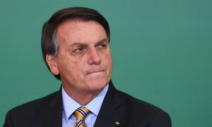 Em dia de protesto contra morte de homem negro, Bolsonaro diz que Brasil tem questões mais complexas do que problemas raciais; O Globo