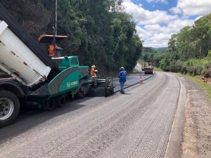 RS: Obras renovam ERS-122 entre Caxias do Sul e Antônio Prado