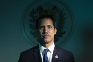 Juan Guaidó: “Não quero usar a palavra negociação; causa muitos conflitos dentro da Venezuela”; El País