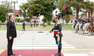 Bolsonaro participa da formatura de cadetes da Aman