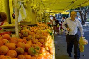 Porto Alegre: Feiras de hortifrúti e artesanato têm programação de final de ano