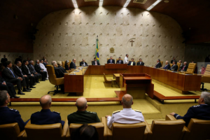 Senadores pressionam Bolsonaro por nome do Norte no Supremo em 2021; Folha de São Paulo