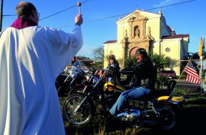 Confira cinco crenças comuns no motociclismo. As superstições são mais frequentes do que você imagina