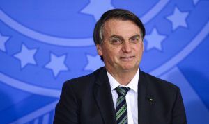 Bolsonaro assina decreto de indulto natalino