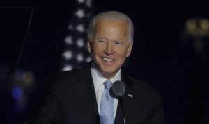 Biden reativa restrição de entradas no país