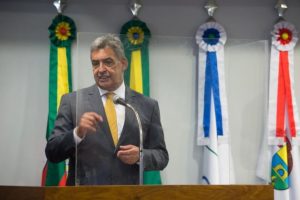 Melo toma posse e anuncia novo decreto para segunda-feira; Jornal do Comércio