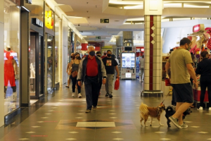 Decreto de Melo retira limite de ocupação em shopping, comércios e serviços de Porto Alegre; Jornal do Comércio