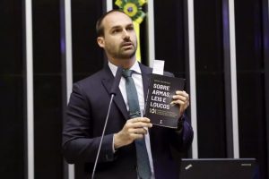 Eduardo Bolsonaro é condenado a indenizar jornalista Patrícia Campos Mello; por Clara Cerioni/Jota