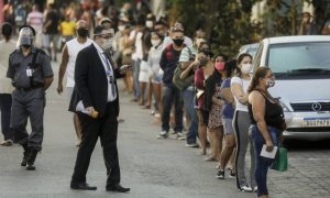 Bolsonaro deve entregar ministério a partido ligado à Igreja Universal; O Globo