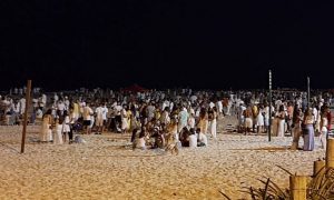 Réveillon da pandemia: primeira madrugada do ano tem aglomerações na Barra e na Lapa; O Globo