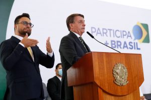 Governo negocia novo auxílio aos informais, afirma Bolsonaro. Medida deve substituir auxílio emergencial pago no ano passado