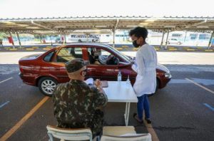 Porto Alegre: Saúde confirma dois drive-thrus para vacinação de idosos contra Covid-19 nesta quarta