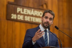 “Contem comigo, porque eu conto com cada um de vocês”, diz governador na abertura do ano legislativo. Confira a mensagem de Eduardo Leite feita ao Parlamento na tarde desta terça-feira