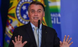 Em meio a ameaça de colapso, Bolsonaro minimiza falta de leitos: 'Saúde sempre teve problemas'; O Globo