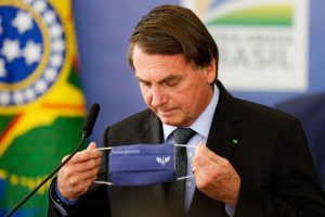 Bolsonaro vai se reunir com governadores que adotaram toque de recolher, medida atacada por ele; Folha de São Paulo