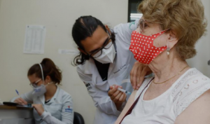 Porto Alegre começa vacinar idosos com 78 anos nesta quarta-feira