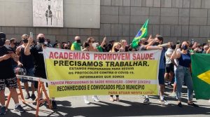 Empresários fazem carreata e protesto, em frente ao Piratini, contra medidas da bandeira preta; Rd. Guaíba