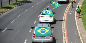 Apoiadores do presidente Jair Bolsonaro protestam contra o STF e o governador Eduardo Leite; Correio do Povo