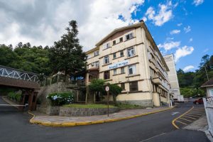 Gramado/RS: Vaquinha virtual é criada para ajudar Hospital Arcanjo São Miguel. Instituição que atende turistas e população da Serra Gaúcha trabalha no limite da capacidade de atendimento ao Coronavírus