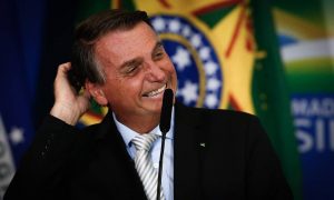 Bolsonaro muda discurso e agora admite possibilidade de se vacinar contra a Covid-19; O Globo