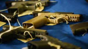 As armas caseiras legais e sem registro por trás de onda de tiroteios nos EUA