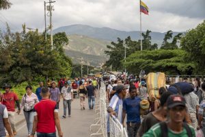 Cresce a tensão armada na fronteira entre Colômbia e Venezuela, com mortos e milhares de deslocados; El País