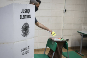 TSE acumula gastos que, ao julgar partidos, trata como mau uso de verba pública; Folha de São Paulo