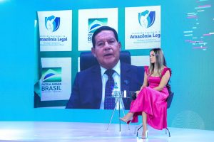 Fórum da Liberdade: Mourão defende democracia e diz que comunicação institucional do governo tem que melhorar. Prêmio Libertas é entregue a David Feffer, presidente do Grupo Suzano