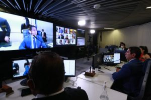 Congresso derruba vetos de Bolsonaro sobre Profut, pacote anticrime e carreira da Receita.    Foram mantidos vetos sobre regras de assinatura eletrônica e de autonomia do Banco Central