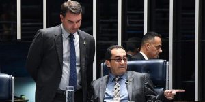 Senado: Flávio Bolsonaro representa contra Kajuru no Conselho de Ética