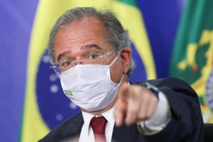 Guedes diz que 'chinês' criou vírus da covid-19 e desenvolve vacinas piores que as dos EUA; O Estado de São Paulo