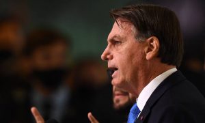 Bolsonaro sanciona nova Lei de Licitações e veta trecho que obrigava publicação de editais em jornais de grande circulação; O Globo